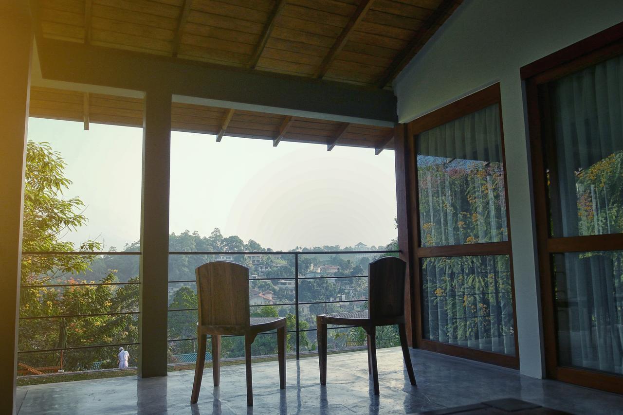 Kings Pavilion Luxury Hotel Kandy Exteriör bild