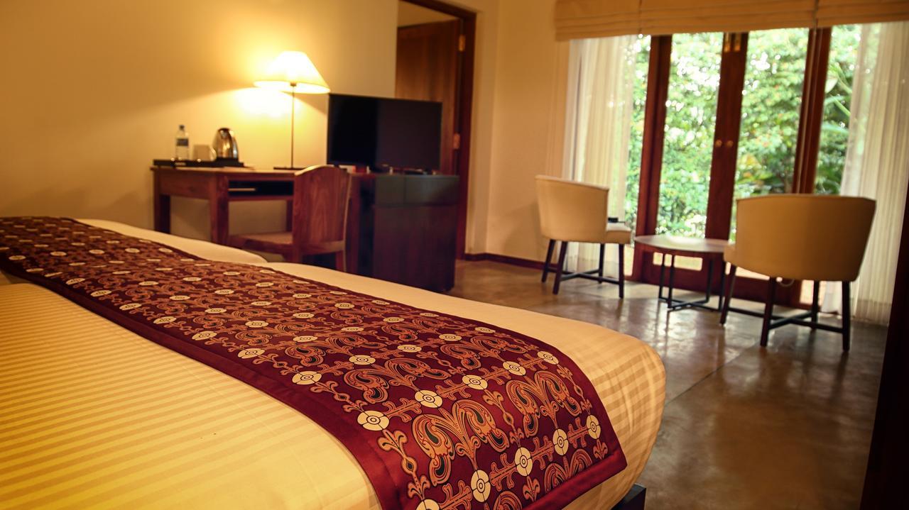 Kings Pavilion Luxury Hotel Kandy Exteriör bild