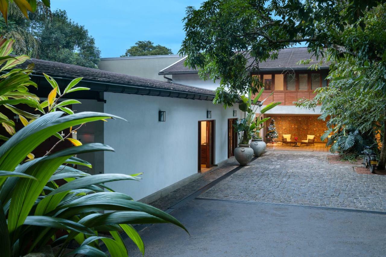 Kings Pavilion Luxury Hotel Kandy Exteriör bild