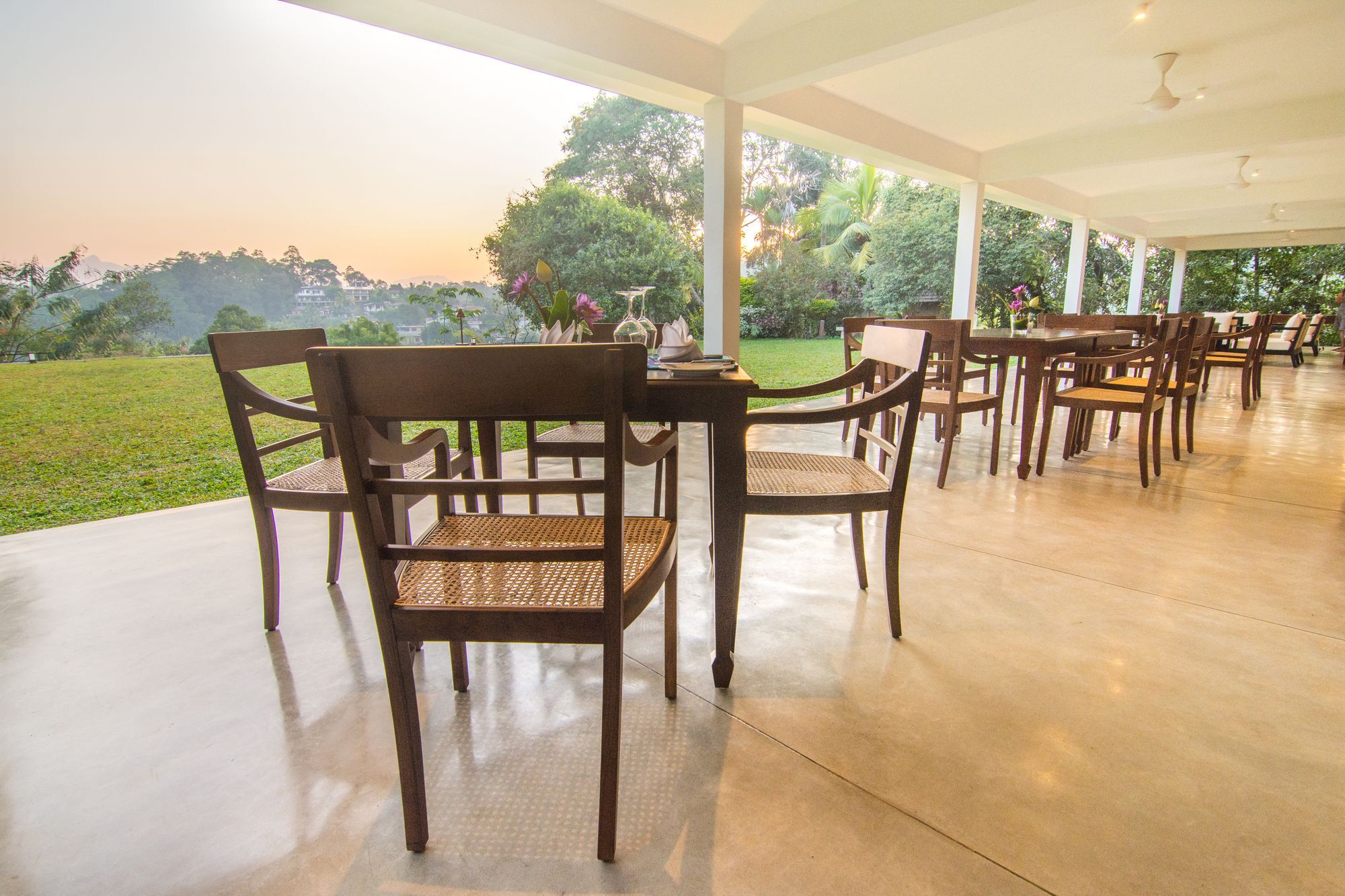 Kings Pavilion Luxury Hotel Kandy Exteriör bild